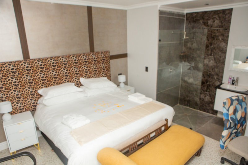 Room 1 Lion - Somerset Nest